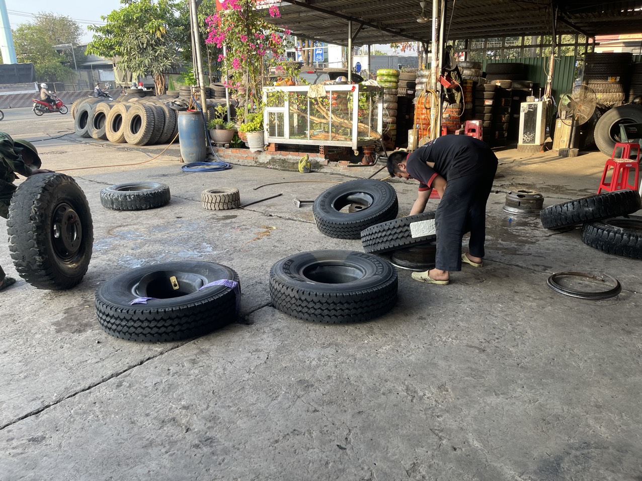 ĐỊA ĐIỂM THAY LỐP XE TỐT NHẤT TẠI DĨ AN - BÌNH DƯƠNG